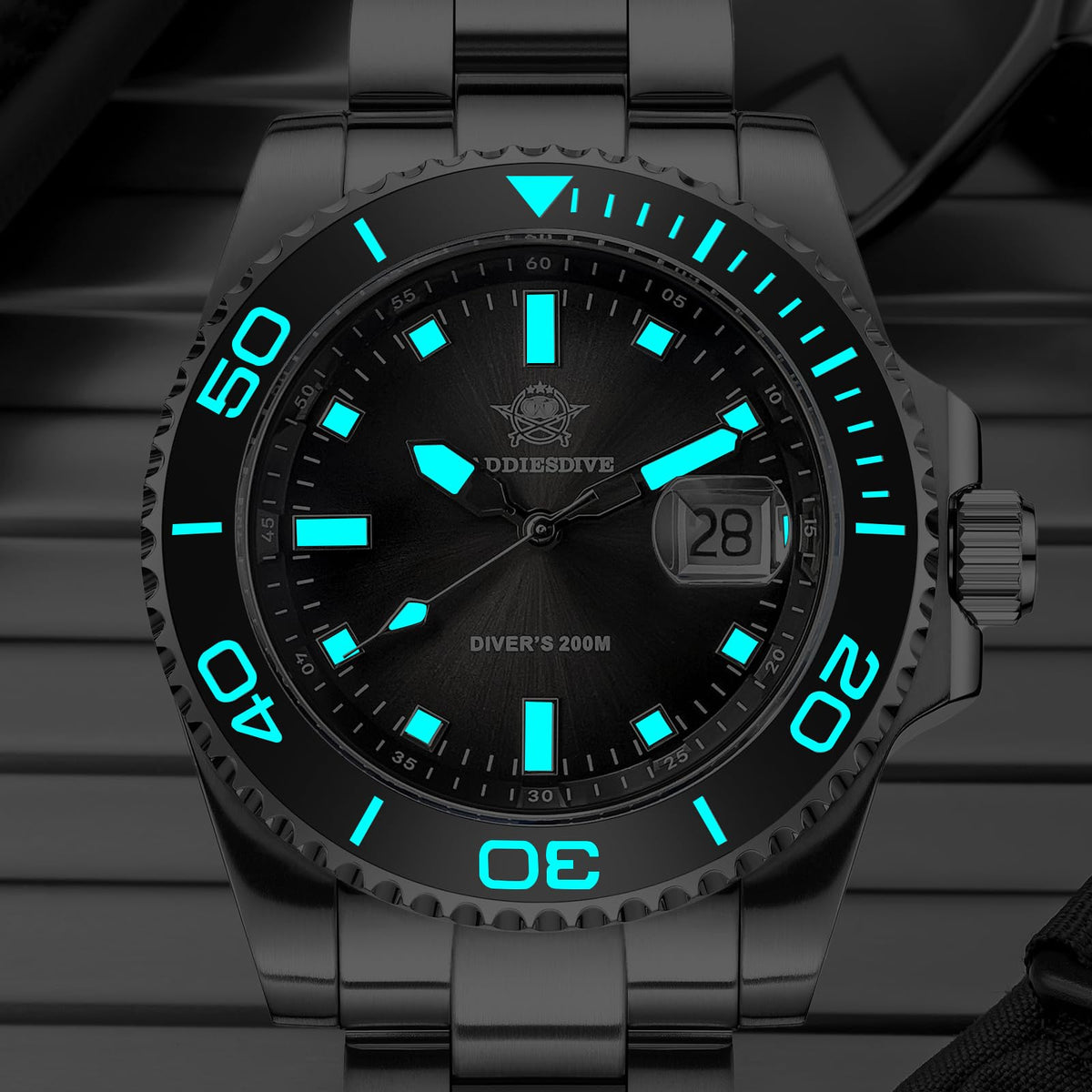 41 MM Mens Dive Watch Quartz Movement 200 M Waterproof Luminous Analog Gradient Dial W589