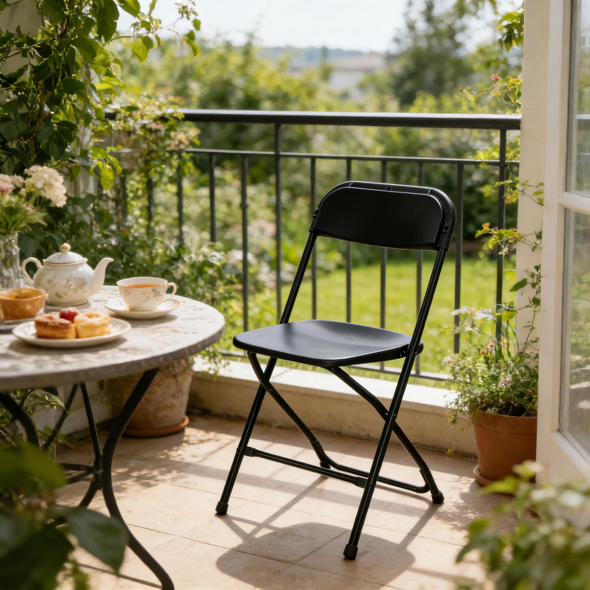 Black Plastic Folding Chairs T89387