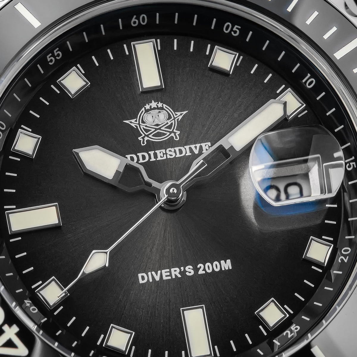 41 MM Mens Dive Watch Quartz Movement 200 M Waterproof Luminous Analog Gradient Dial W589