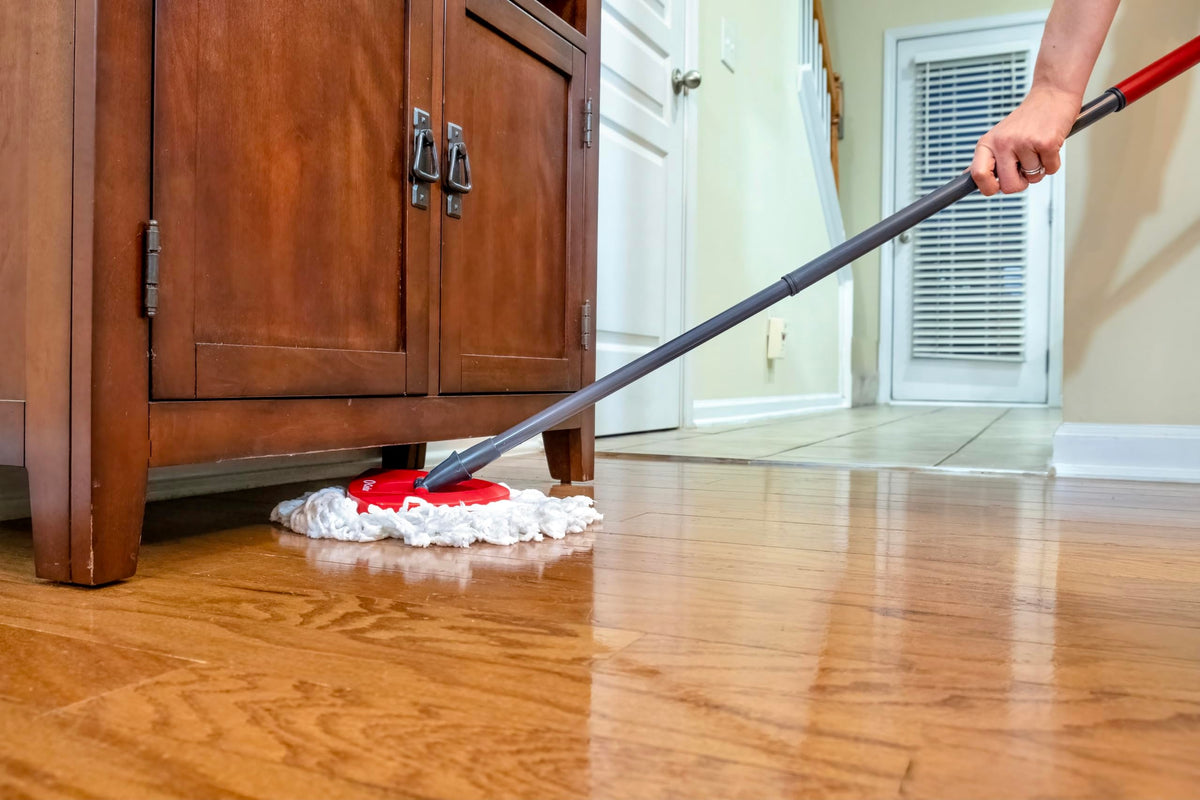 Microfiber Spin Mop & Bucket Floor Cleaning System with 2 Refills A3896
